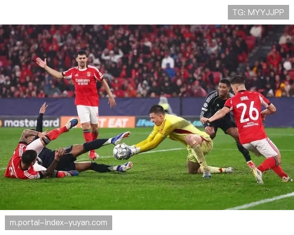 皇马客胜本菲卡一役两粒点球判罚引发葡媒赛后持续质疑